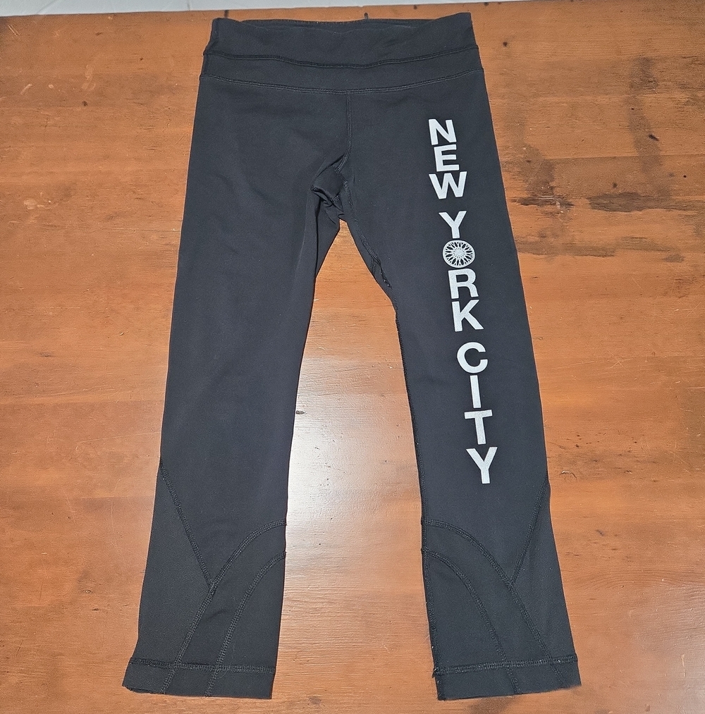 Lululemon Womens New York City Graphics Black Capri Leggings Size 4